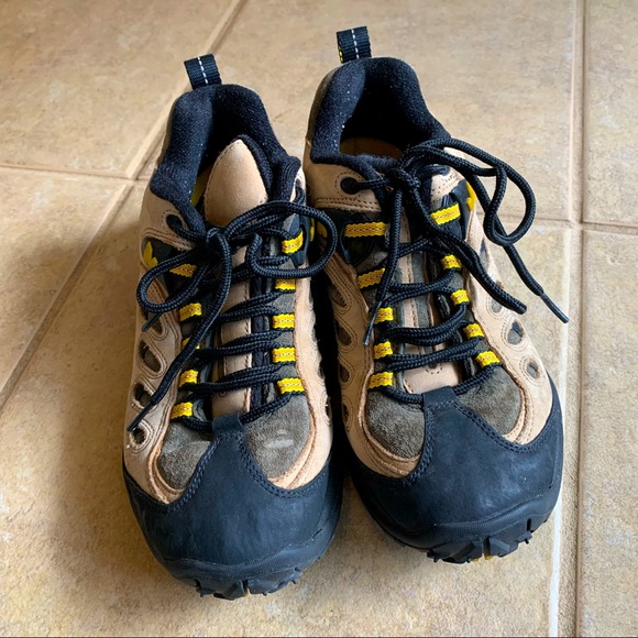 Merrell Shoes - Merrell Suede Women’s Hiking Boots women’s size 7